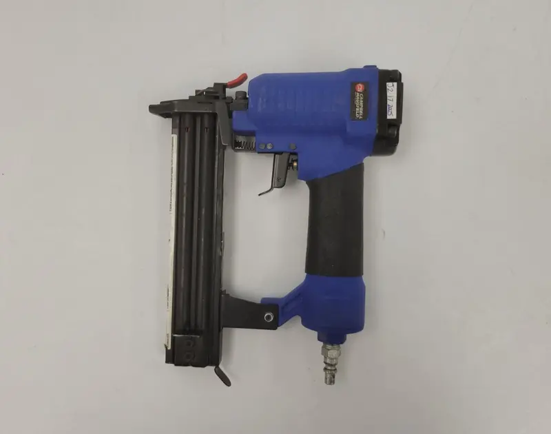 Campbell Hausfeld Nb006401 Pneumatic Brad Nailer – 18-Gauge, 2-Inch Nail Capacity, Lightweight Build 1