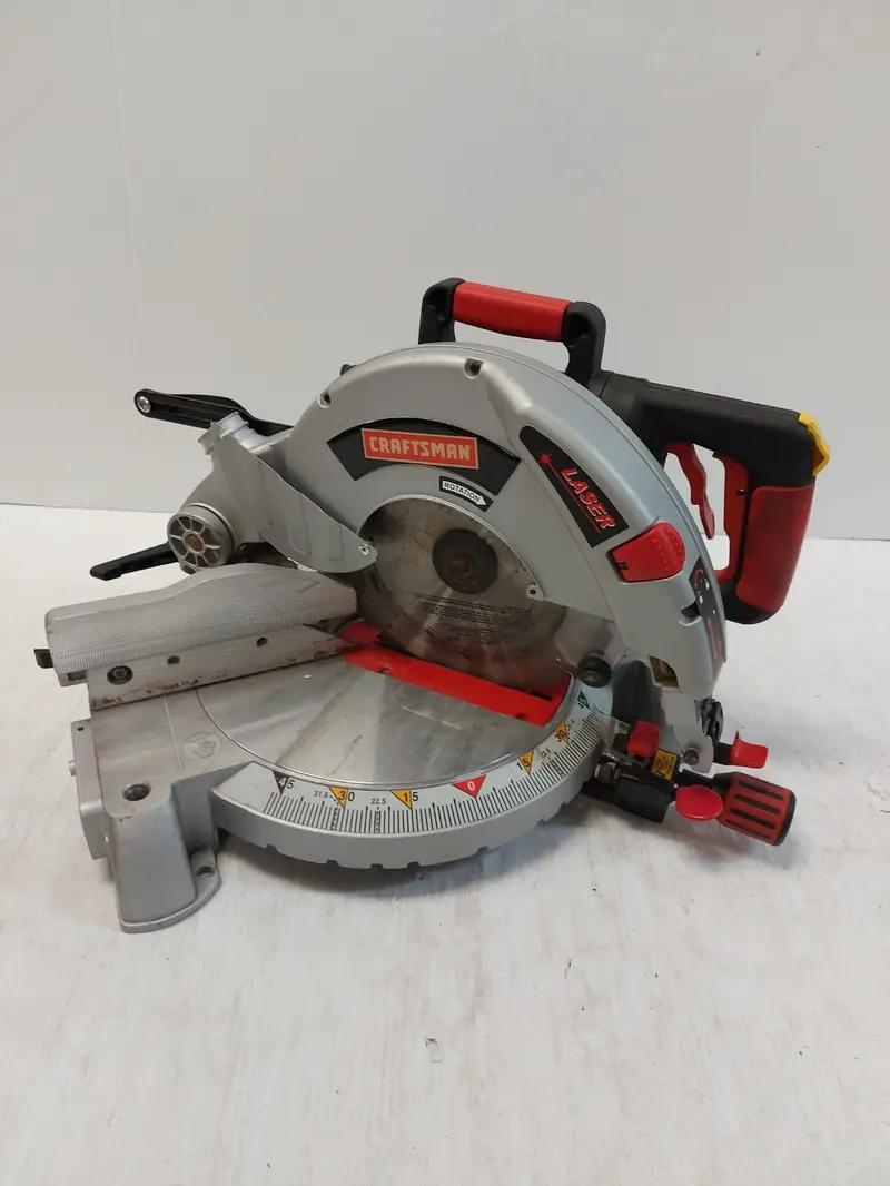 Craftsman 137.285220 10-Inch Sliding Compound Miter Saw 1