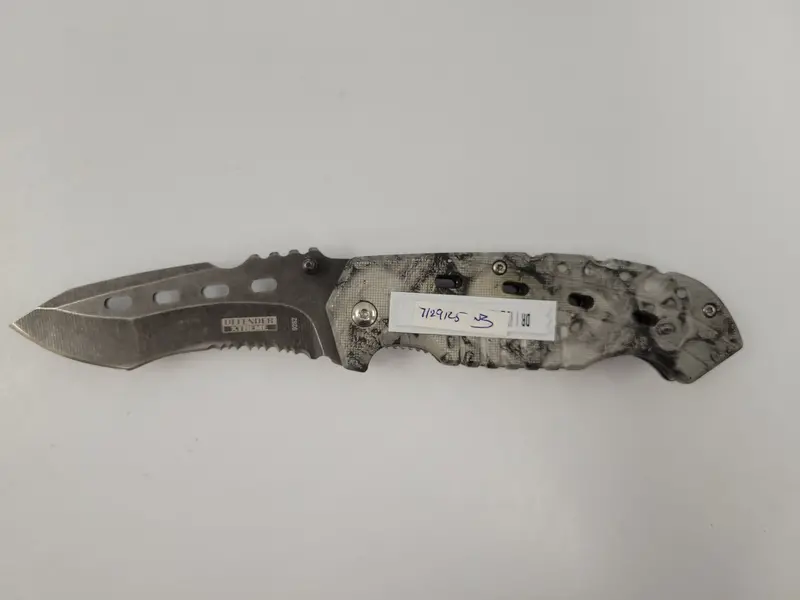 Defender Xtreme 9252 Tactical Folding Knife – Model 81088-2 1