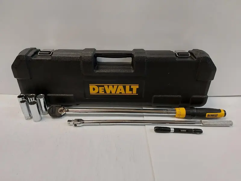 Dewalt 70105599 Adjustable Torque Wrench Set – N86205-1 1