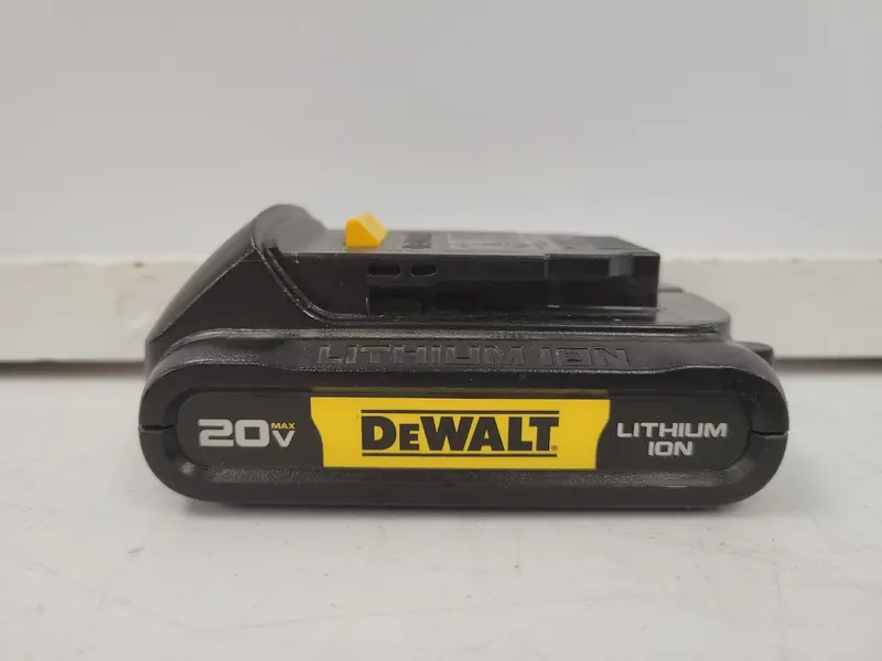 Dewalt Dcb201 1.5Ah Slim Lithium-Ion Battery (Model 81074-8) 1