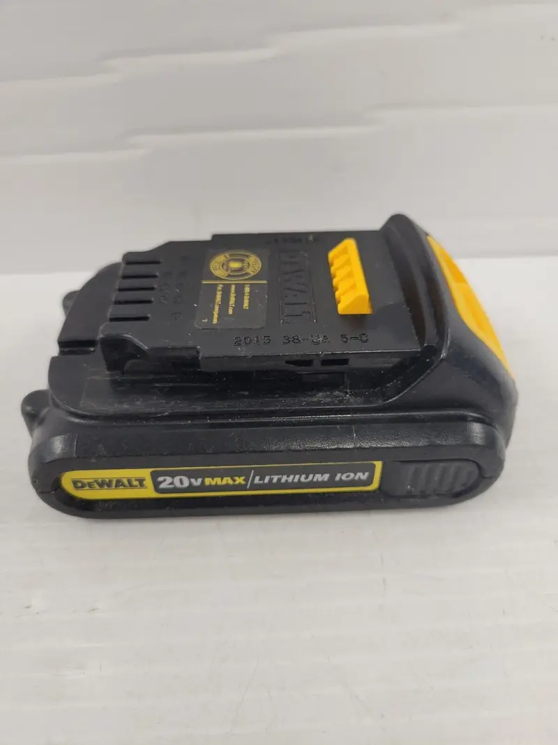 Dewalt Dcb201 20V Max 1.5Ah Compact Lithium-Ion Battery – Replacement Pack, Model 39320-2 1