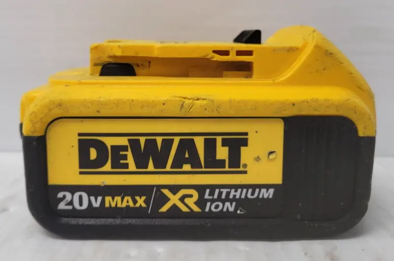 Dewalt Dcb204 Xr 20V Max 4.0 Ah Lithium-Ion Battery – Compact Power Source 1