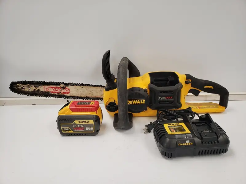 Dewalt Dccs670 16-Inch Cordless Chainsaw With Brushless Motor 1