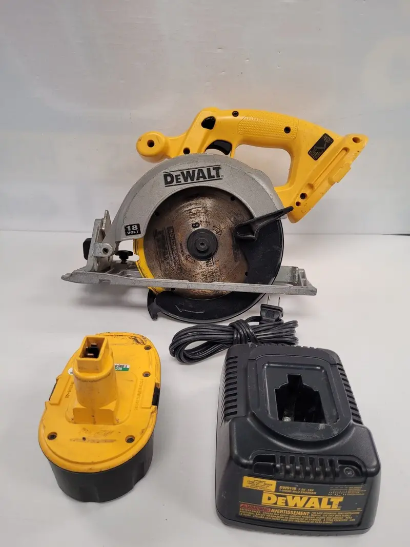 Dewalt Dcs392 6-1/2-Inch Cordless Circular Saw Kit 1