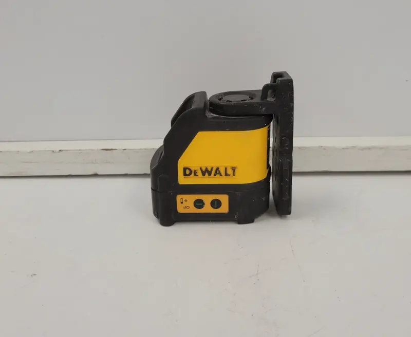 Dewalt Dw088Cg Self-Leveling Cross-Line Laser Level (79792-1) 1