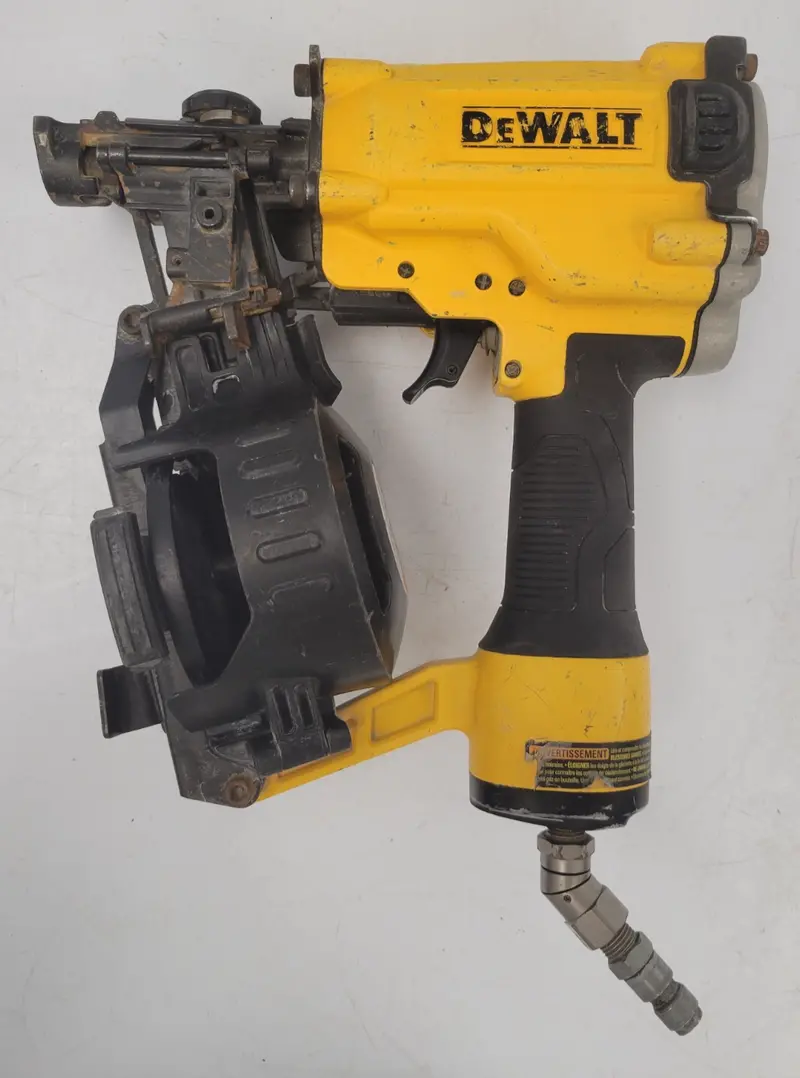 Dewalt Dw45Rn 1/4" Straight Air Nailer For Finish Work 1