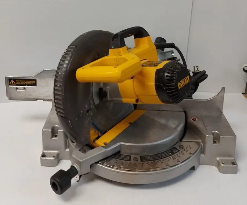 Dewalt Dw703 10" Compound Sliding Mitre Saw – Precision Crosscutting Station 1