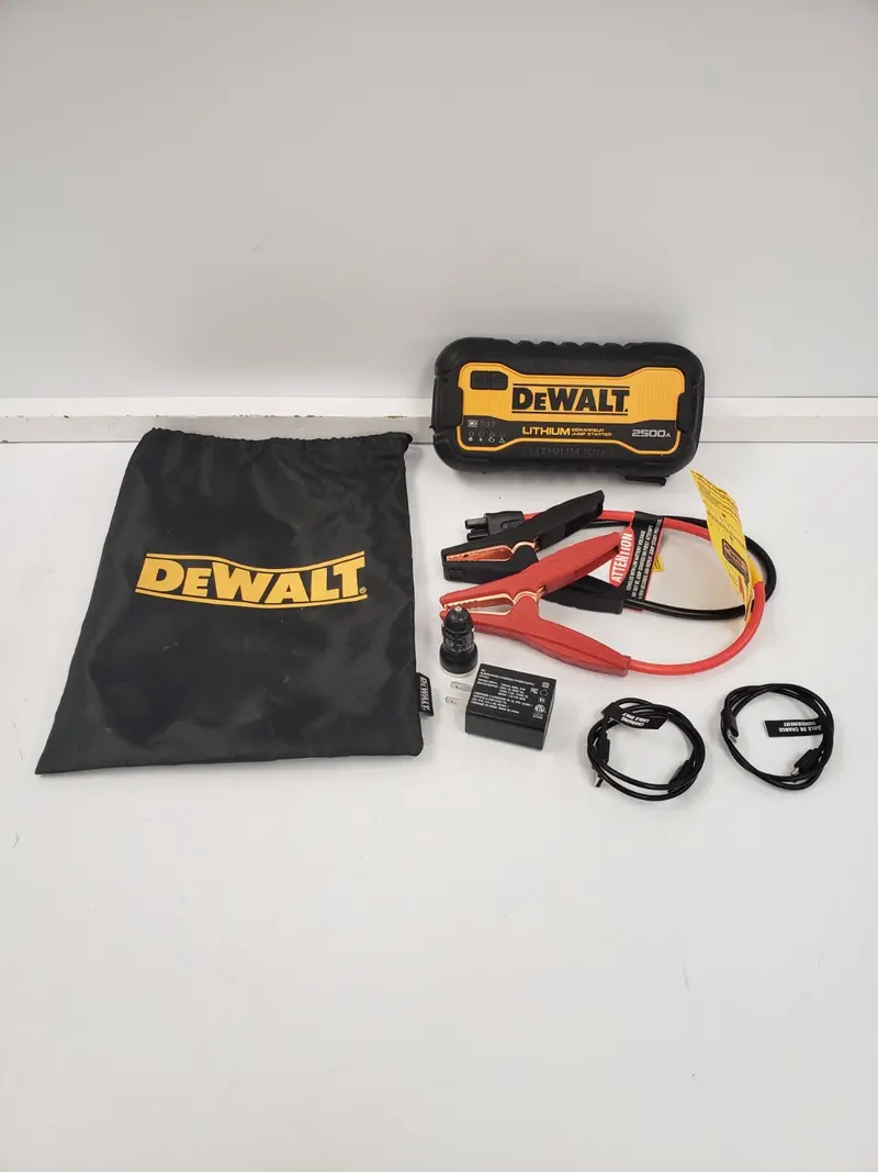 Dewalt Dxaelj25Ca 2500A Portable Lithium Jump Starter 1