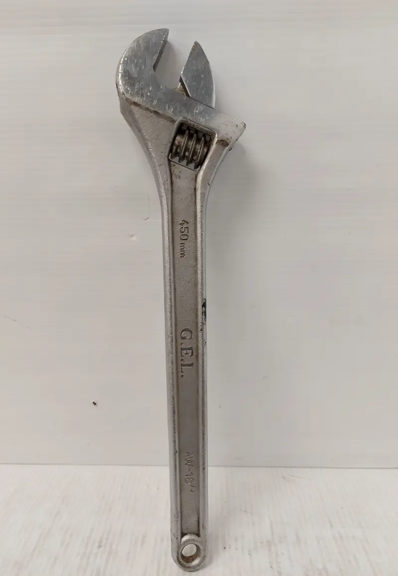 Gel Aw-18 Adjustable Pipe Wrench With Reinforced Jaw Design 1
