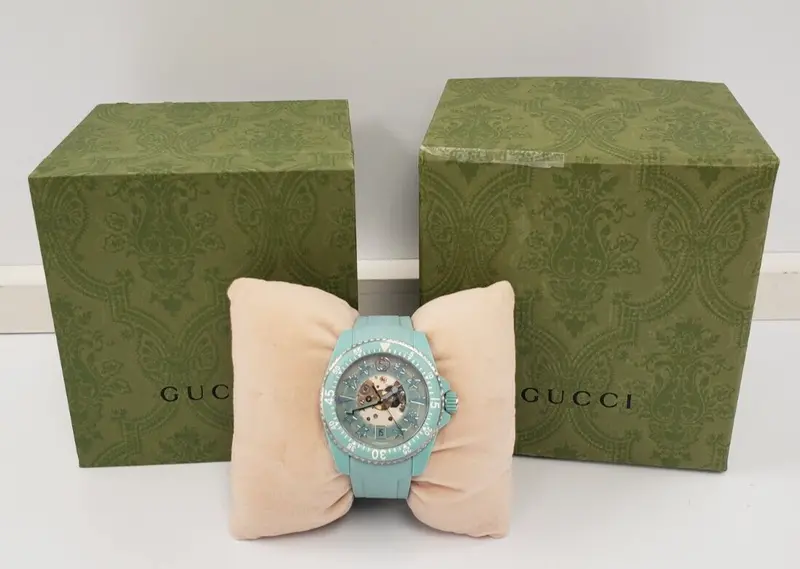 Gucci Ya136343 Watch – Minimalist Dial, Stainless Steel Case 1