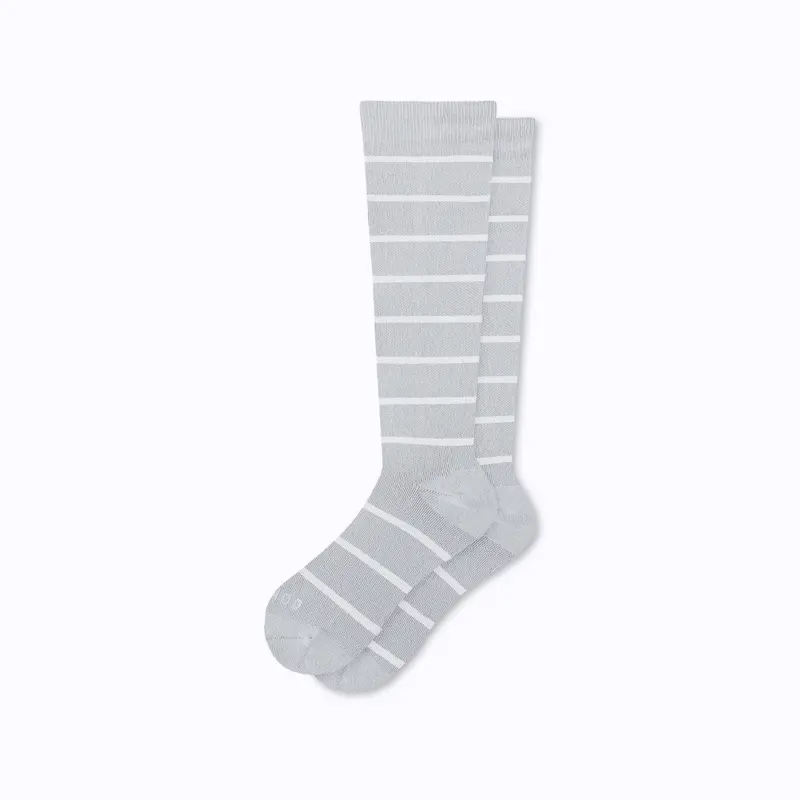 Heather-And-White Striped Knee-High Compression Socks – Sporty Patterned Design 1