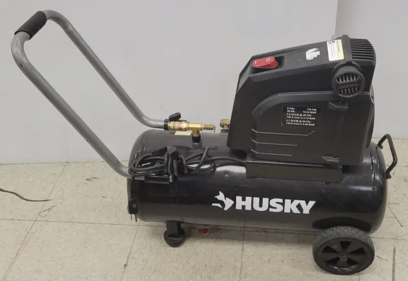 Husky 0300816A 6-Gallon Oil-Free Portable Air Compressor 1