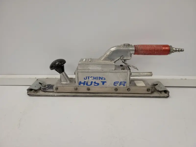 Hutchins 2000 Psi Air-Powered Orbital Sander 1