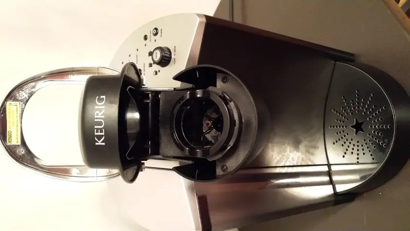 Keurig B140 Compact Office Coffee Brewer – Space-Saving K-Cup System 1