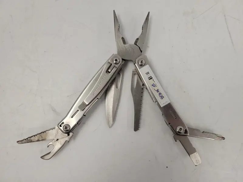 Leatherman Sidekick Compact Multi-Tool With 14 Functions (Model 80355-2) 1