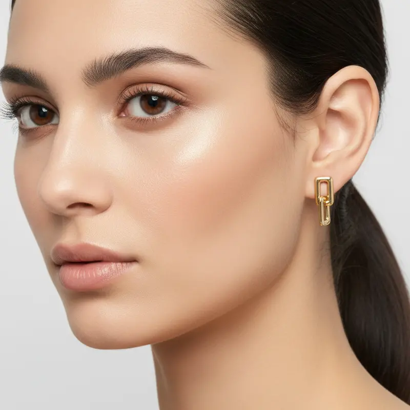 Luxurious 18K Yellow Gold Rectangular Dangle Earrings With Refined Silhouette 1