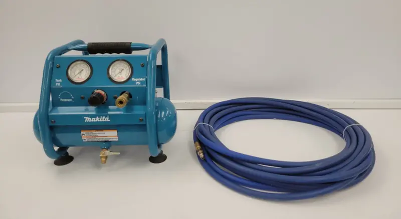 Makita Ac001 1.2 Hp Portable Oil-Free Air Compressor 1