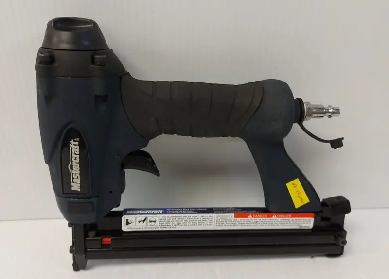 Mastercraft Air-Powered Brad Nailer And Stapler Combo – N84459-2 1