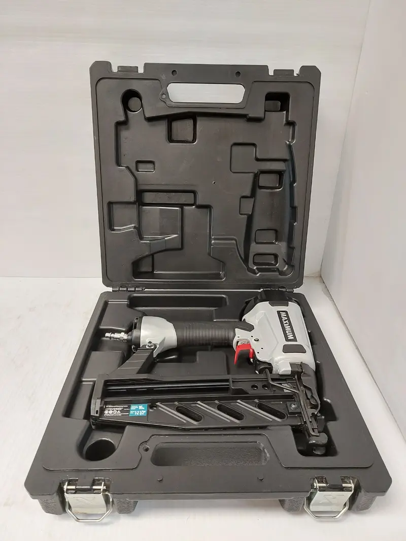 Mastercraft Maximum 058-9842-6 Pneumatic Nailer And Stapler 1