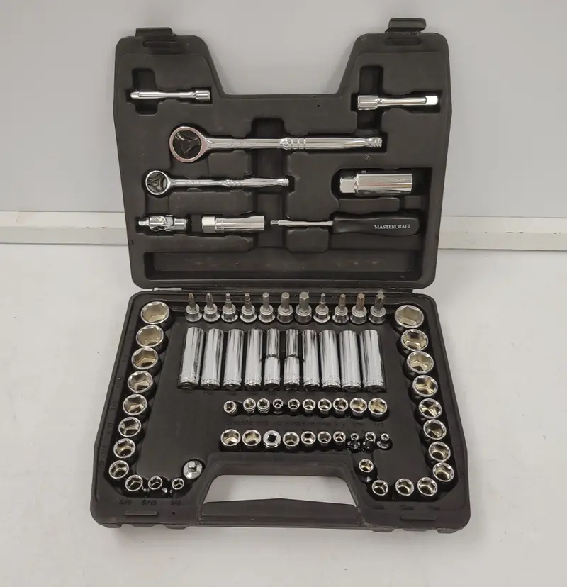 Mastercraft Professional 1/4", 3/8", And 1/2" Socket Set 1