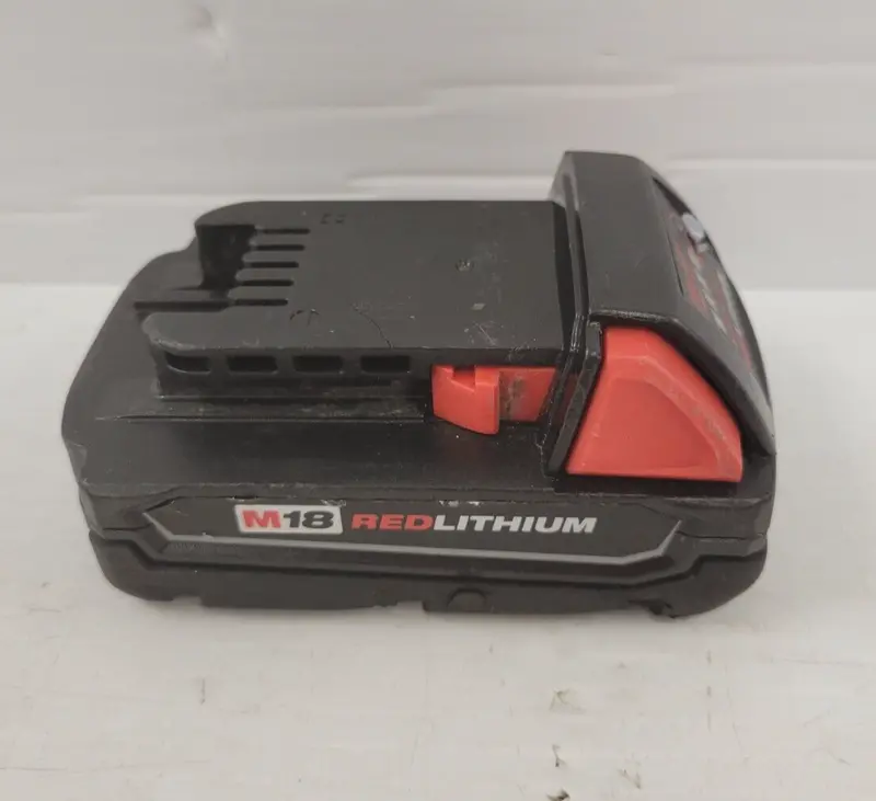 Milwaukee 48-11-1815 M18 Redlithium Battery Pack 1