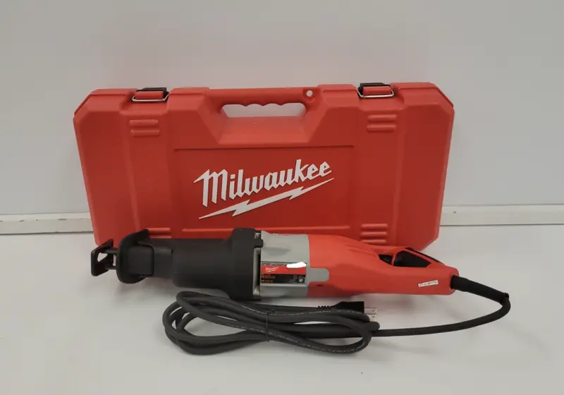 Milwaukee 6538-21 M18 Fuel Reciprocating Saw 1
