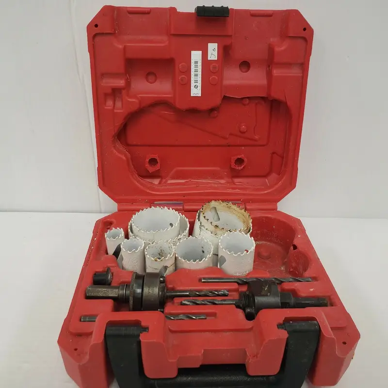 Milwaukee Hole Saw Kit With Assorted Sizes (Model I-24847) 1