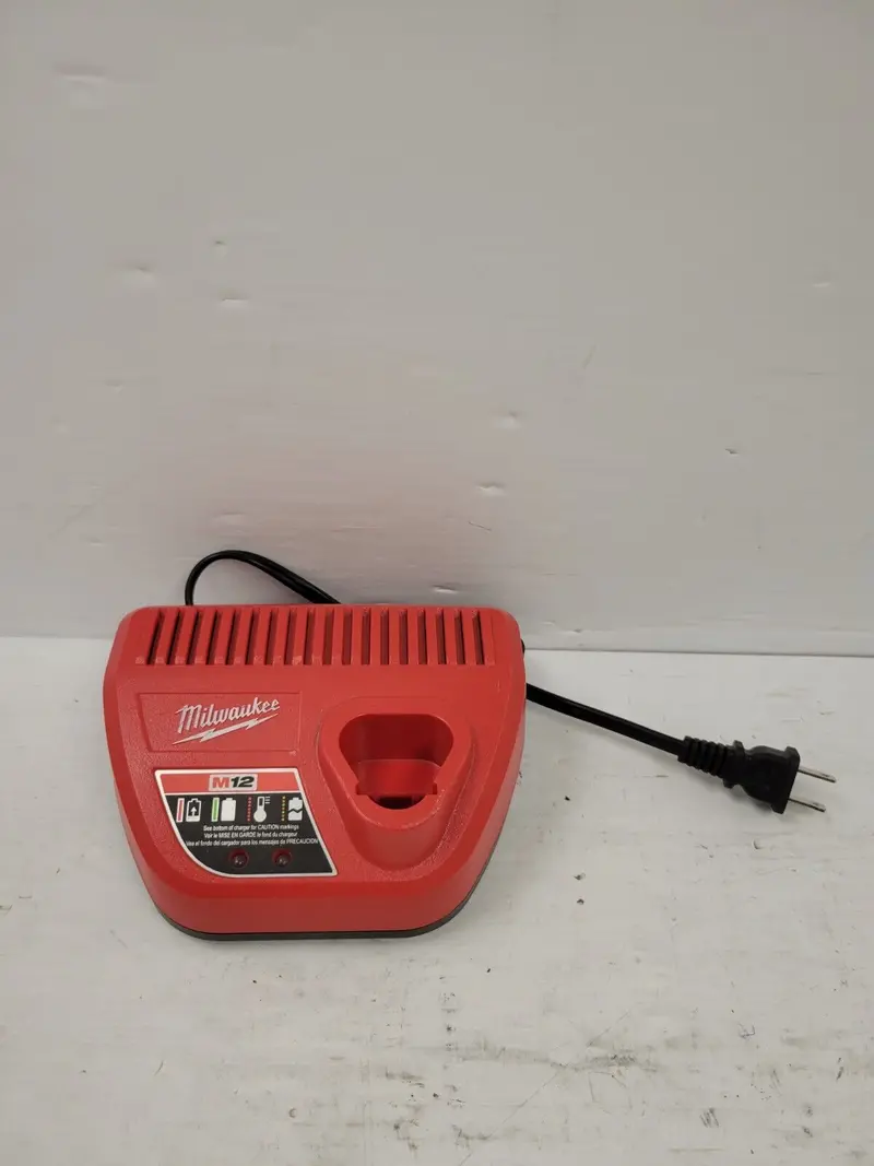 Milwaukee M12/M18 Dual-Voltage Charger 48-59-2401 1