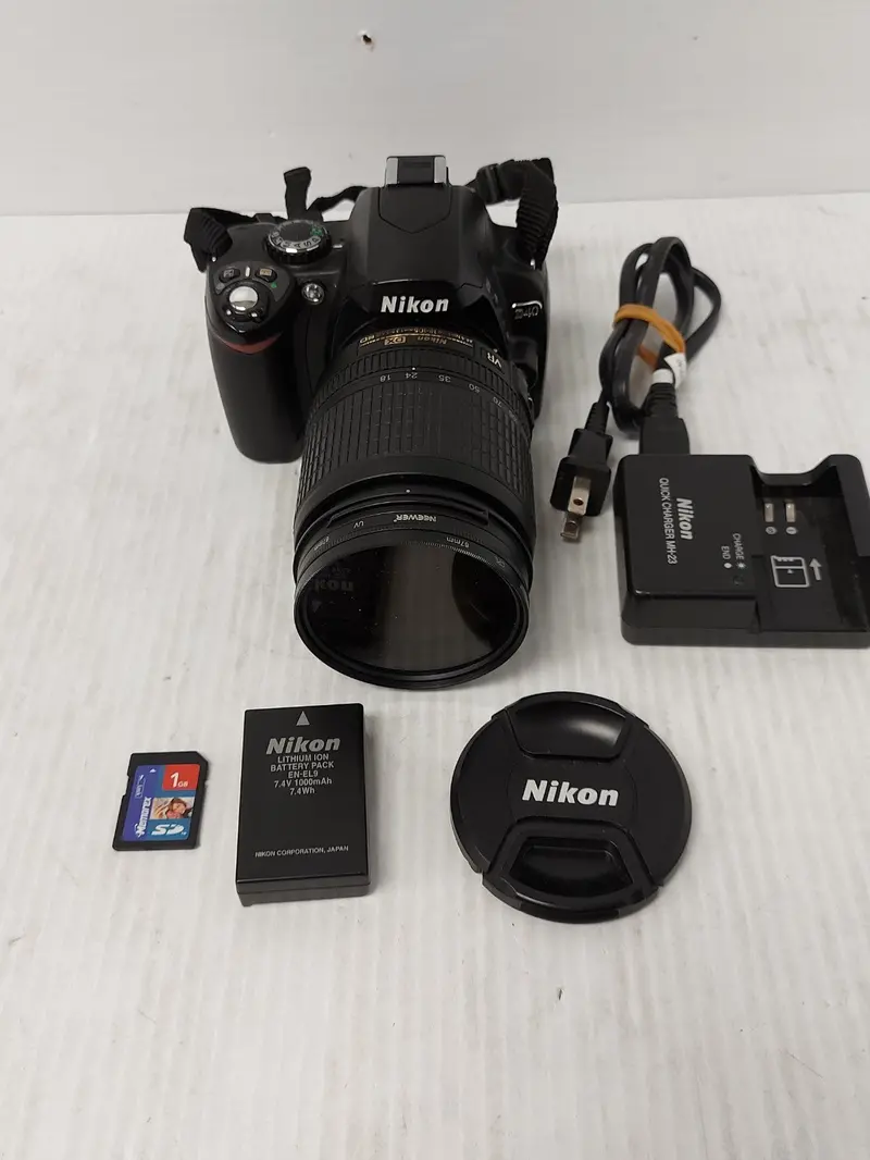 Nikon D40 Entry-Level Dslr Camera – Compact & Beginner-Friendly 1