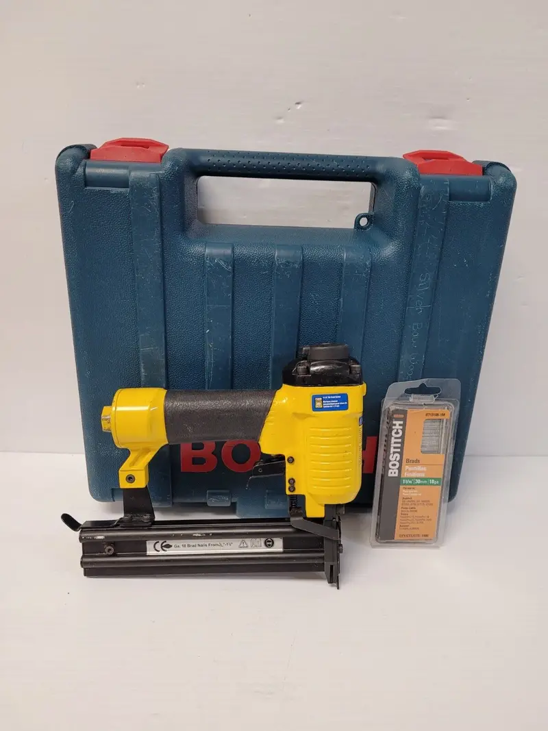 Powerfist 1-1/4" Pneumatic Brad Nailer – Lightweight Air-Powered Fastening Tool 1
