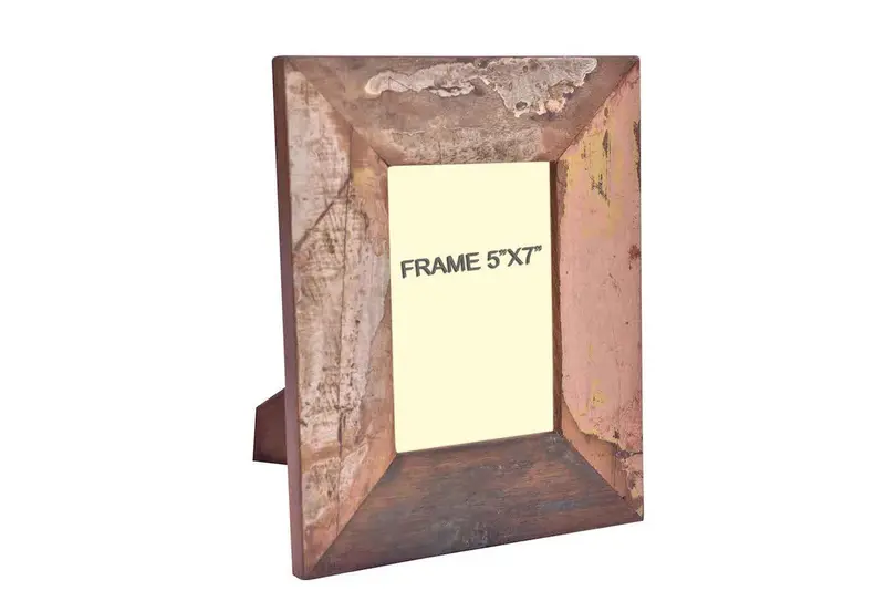 Reclaimed Wood Photo Frame – Eco-Conscious Handcrafted Design 1