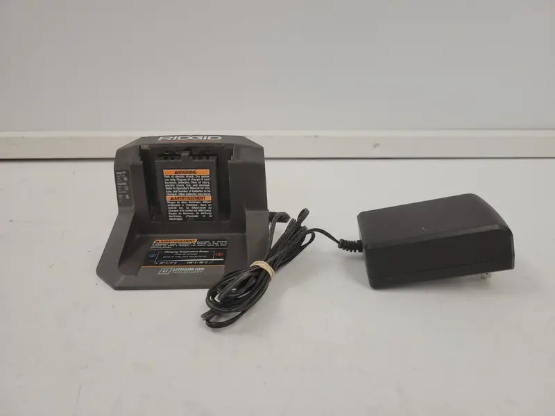 Ridgid R86093 Dual-Voltage Smart Battery Charger 1