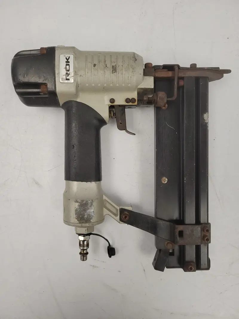 Rok T2040 Pneumatic Framing Nailer (Model 81487-2) 1
