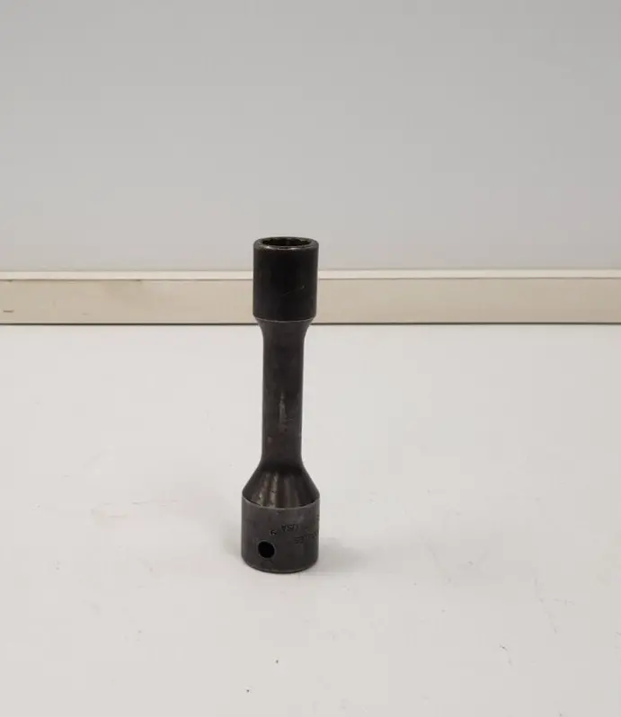 Snap-On S6197 Heavy-Duty Driveline Impact Socket – 1-1/2-Inch, Thick-Wall Construction 1