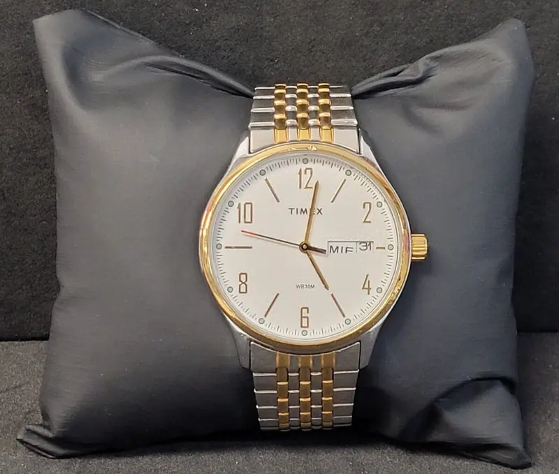 Timex Sr621 Silver-Tone Quartz Ladies' Watch 1
