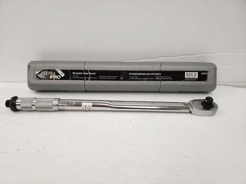 Ultra Pro 17015 Click-Type Torque Wrench – 1/4-Inch Drive, 20–200 In-Lb Range 1